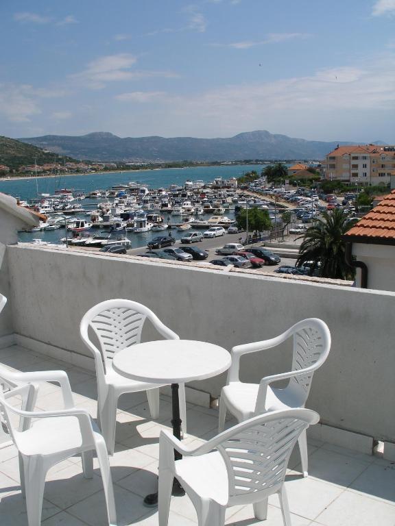 Apartments Madirazza Trogir Exterior photo